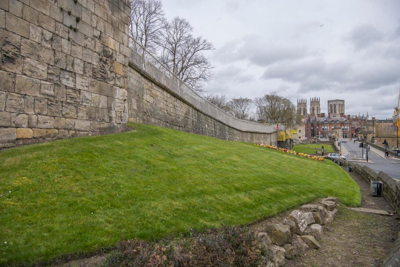 شقة St Helen'S House With Minster Views يورك المظهر الخارجي الصورة